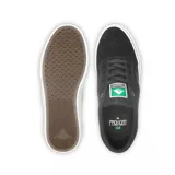 Championes Emerica Provost G6 negros con detalles en verde y suela blanca.