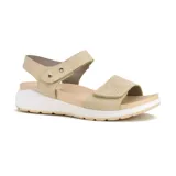 Sandalias bajas color beige con doble tira con velcro y suela blanca.