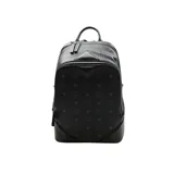 Mochila negra de lona revestida con monograma de la marca en toda la superficie. Tiene cierre bidireccional, asa superior reforzada, correas ajustables, dos compartimentos interiores (uno para tablet), bolsillo interior y exterior con cierre, y placa metálica con el nombre de la marca en la parte posterior.