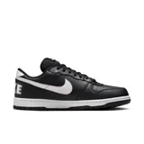 Championes urbanos Nike Big Bajo, color negro con detalles en blanco.