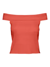 Top de punto color naranja, con diseño off shoulder y sin mangas.