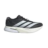 Zapatillas de running Adidas Adizero Boston 13, color negro con detalles en gris y las tres tiras características de la marca en color plateado.
