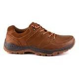 Championes Hi-Tec Marlon color marrón, de cuero, con cordones y suela de goma.