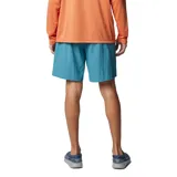 Short de baño negro Columbia Backcast III con tecnología Omni-Shade™ UPF 50, de secado rápido, con cintura elástica ajustable con cordón, bolsillos laterales de malla, bolsillo trasero con cremallera y forro interior de malla.