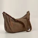 Cartera bandolera marrón de cuero con correa ajustable.