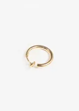 Aro piercing de acero quirúrgico plateado, sin perforación, con cierre retráctil. Precio por unidad.