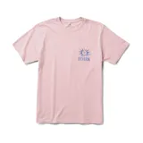 Remera rosa de manga corta con cuello redondo y estampado azul en el pecho con el logo de la marca Roark.