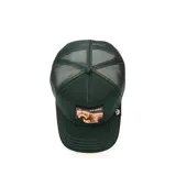 Gorra trucker verde con parche bordado de un perro Pitbull en la parte frontal.