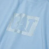 Remera negra de algodón con cuello redondo y logo de CAT estampado en el pecho.