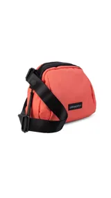 Bandolera pequeña de tela negra, con correa ancha ajustable y cierre superior.