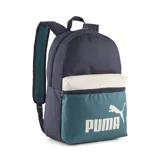 Mochila Puma Phase con diseño de bloques de color, predominantemente azul marino, con una franja central color crema y un panel inferior verde azulado con el logo grande de PUMA en blanco.