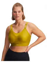 Top deportivo Under Armour Infinity High, color verde oliva, con breteles regulables con el logo de la marca y espalda deportiva.