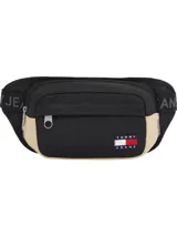 Riñonera Tommy Jeans Essential bicolor negra y beige con logo de la marca en el frente, bolsillo frontal con cierre y correa ajustable con inscripción de la marca. Capacidad de 2 litros.