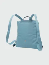 Mochila Longchamp modelo Le Pliage Green, color azul marino, con solapa de cuero texturizado y logo de la marca en relieve.