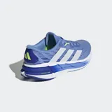Championes de running Adidas Adistar 4, color celeste con detalles en blanco y amarillo. Diseñados para correr largas distancias, con mediasuela REPETITOR para amortiguación y estabilidad.