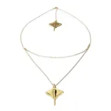 Collar doble con cadena corta de aleación de metales bañada en oro 18k, con dije de mantarraya.