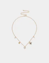 Collar corto dorado con dije de flor blanca, abeja esmaltada con strass, perlas y cristal amarillo.