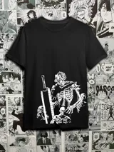 Remera negra de algodón con estampado frontal de esqueletos y una espada.