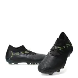 Championes de fútbol Puma Future 8 Match FG/AG, color negro con detalles en verde.
