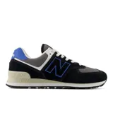 Championes urbanos New Balance modelo 574, color negro, gris y azul, confeccionados en gamuza y malla, con logo "N" característico en los laterales y entresuela ENCAP.