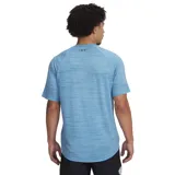 Remera Under Armour de entrenamiento, modelo Tiger Tech 2.0, color celeste con logo en el cuello.