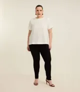 Pantalón legging negro de viscosa con cintura elástica.