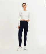 Pantalón de jean skinny de tiro alto color azul oscuro.