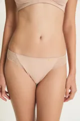 Colaless color piel de encaje con detalle de abertura en la parte trasera.