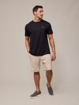 Bermuda de algodón y lino color beige, corte chino.