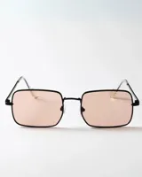 Lentes de sol de diseño moderno, con protección UV y estilo vanguardista.