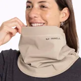 Cuello unisex de poliéster color azul marino con logo Merrell en naranja.