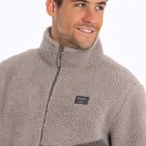 Campera polar de hombre con cierre frontal, cuello alto y bolsillos laterales. Diseño con estampado de montañas en tonos grises y negros.