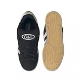 Championes Adidas Campus 00s, color negro con las tres tiras laterales en blanco y suela color caramelo.