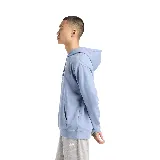 Buzo hoodie celeste con logo de New Balance estampado en blanco en el pecho y bolsillo tipo canguro.