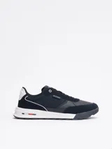 Zapatillas Tommy Hilfiger de hombre, color azul marino con detalles en blanco y suela blanca.