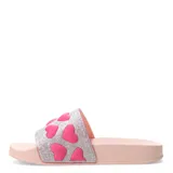 Sandalia de playa color rosa con glitter plateado y apliques de corazones rosas.