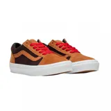 Zapatillas Vans Old Skool color marrón y naranja con cordones rojos y suela blanca.