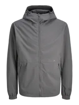 Campera gris con capucha ajustable con cordón, cierre frontal con cremallera, bolsillos delanteros con cierre y puños de canalé.