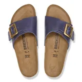 Sandalias Birkenstock modelo Catalina, color azul metalizado, con hebilla dorada ajustable.