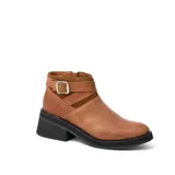 Bota corta de cuero color marrón con cierre lateral, suela de goma negra y hebilla decorativa.