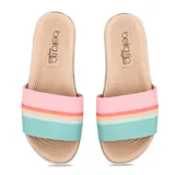 Sandalias tipo slide de mujer marca Beira Rio, con base color beige y tira ancha de tela con franjas horizontales en tonos pastel: rosa, naranja claro, amarillo pálido y turquesa.