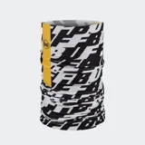 Cuello multifuncional Buff Pro-Team Coolnet Uv con estampado de letras en blanco y negro, y logo de la marca en amarillo.