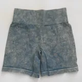 Short de lycra celeste con efecto tie-dye y cintura alta.