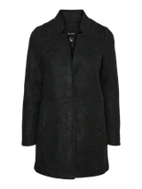 Tapado de abrigo color gris oscuro, con cuello mao y cierre frontal con broches. Tiene bolsillos al frente.