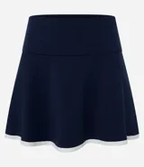 Short pollera deportivo de microfibra azul marino con bajo contrastante en blanco.