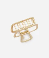 Pinza para el pelo dorada, mediana, con forma rectangular y diseño geométrico.