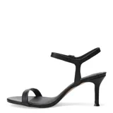 Sandalias de fiesta negras con tira delgada sobre los dedos, pulsera al tobillo con hebilla y tacón de aguja.