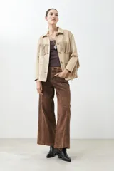 Pantalón jean culotte color chocolate.