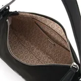 Bolso de hombro Guess modelo Alisha, color negro, con textura de gamuza o material similar. Presenta un diseño curvo y ajustado al cuerpo, con correa de hombro delgada y cierre superior de cremallera. El logo metálico de Guess Los Angeles se encuentra centrado en la parte inferior frontal.