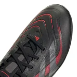 Championes de fútbol 5 Adidas Predator League Turf, color negro con detalles en rojo y gris.